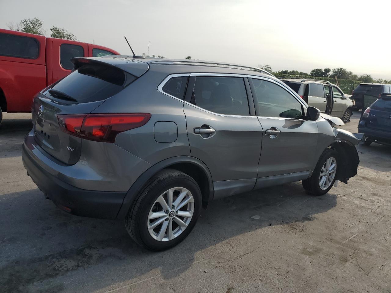 JN1BJ1CP9KW210619 2019 Nissan Rogue Sport S