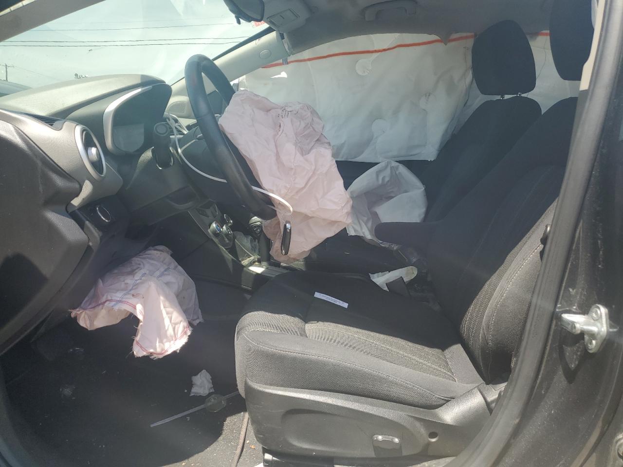 1G1JD5SB0K4137965 2019 Chevrolet Sonic Lt