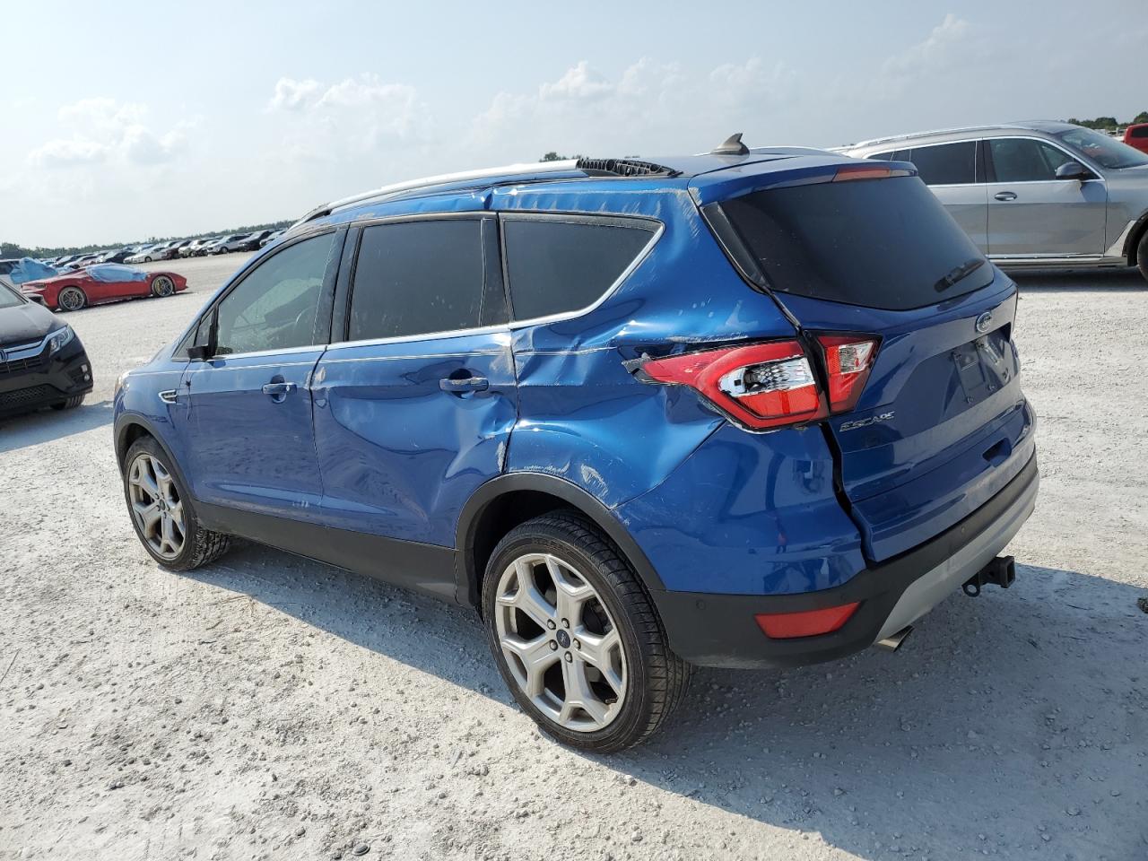 1FMCU0J98KUA30174 2019 Ford Escape Titanium