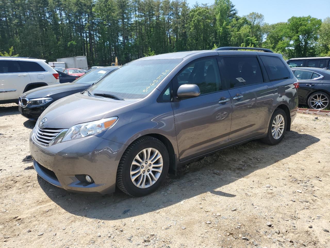 5TDYK3DC1FS639013 2015 Toyota Sienna Xle