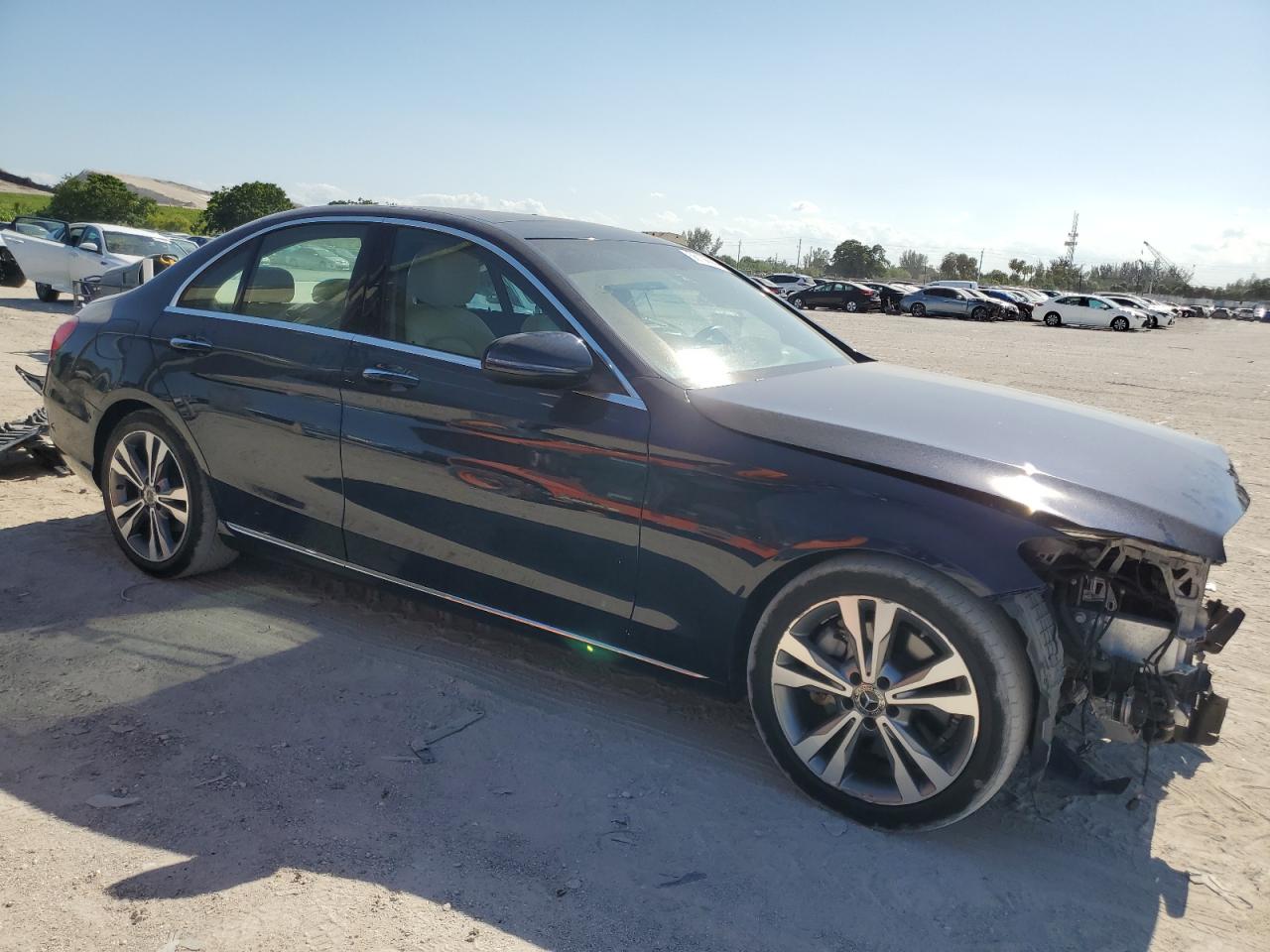 WDDWF4JB1JR395597 2018 Mercedes-Benz C 300