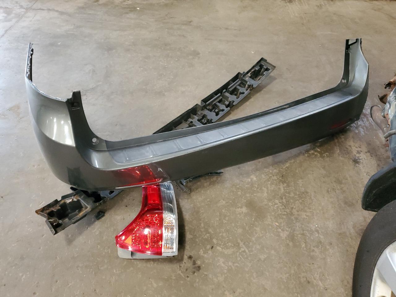 5TDKK3DC1BS143290 2011 Toyota Sienna Le