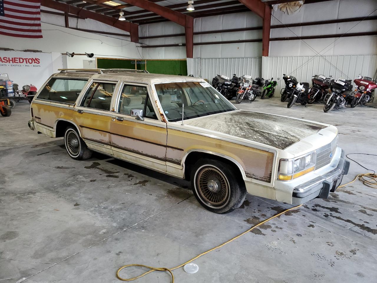 2FABP79F9KX211387 1989 Ford Crown Victoria Country Squire Lx