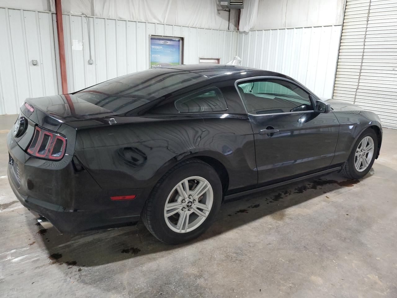 1ZVBP8AM7D5210945 2013 Ford Mustang