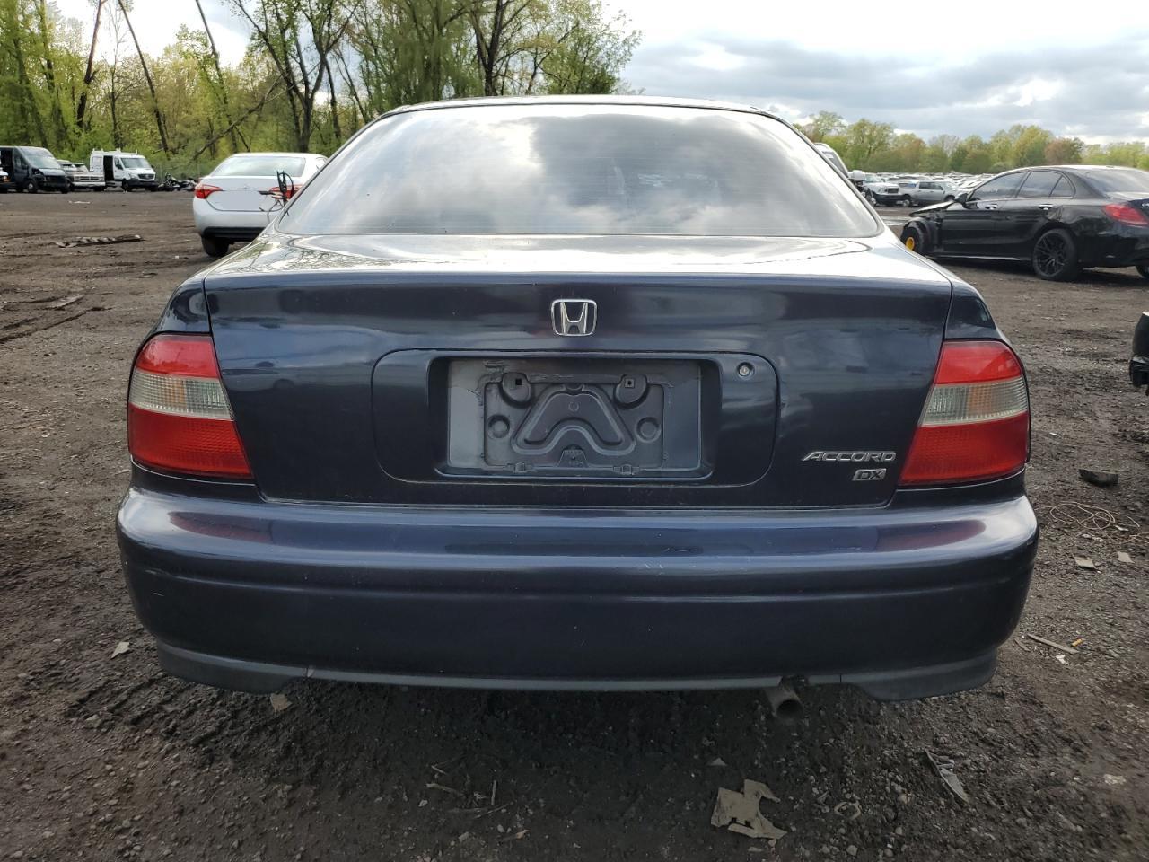 1HGCD562XSA139705 1995 Honda Accord Dx