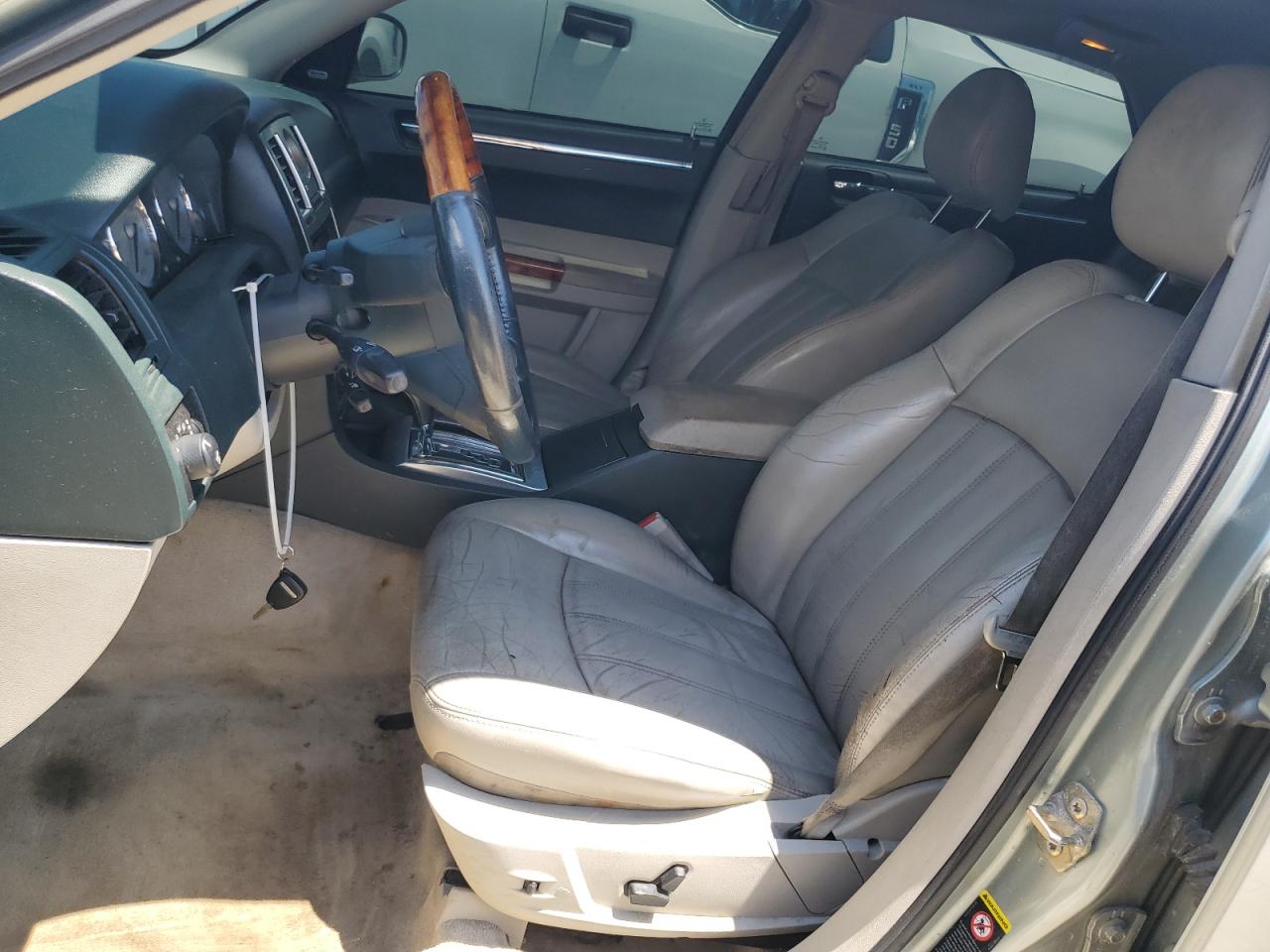 2C3AA63H25H586732 2005 Chrysler 300C