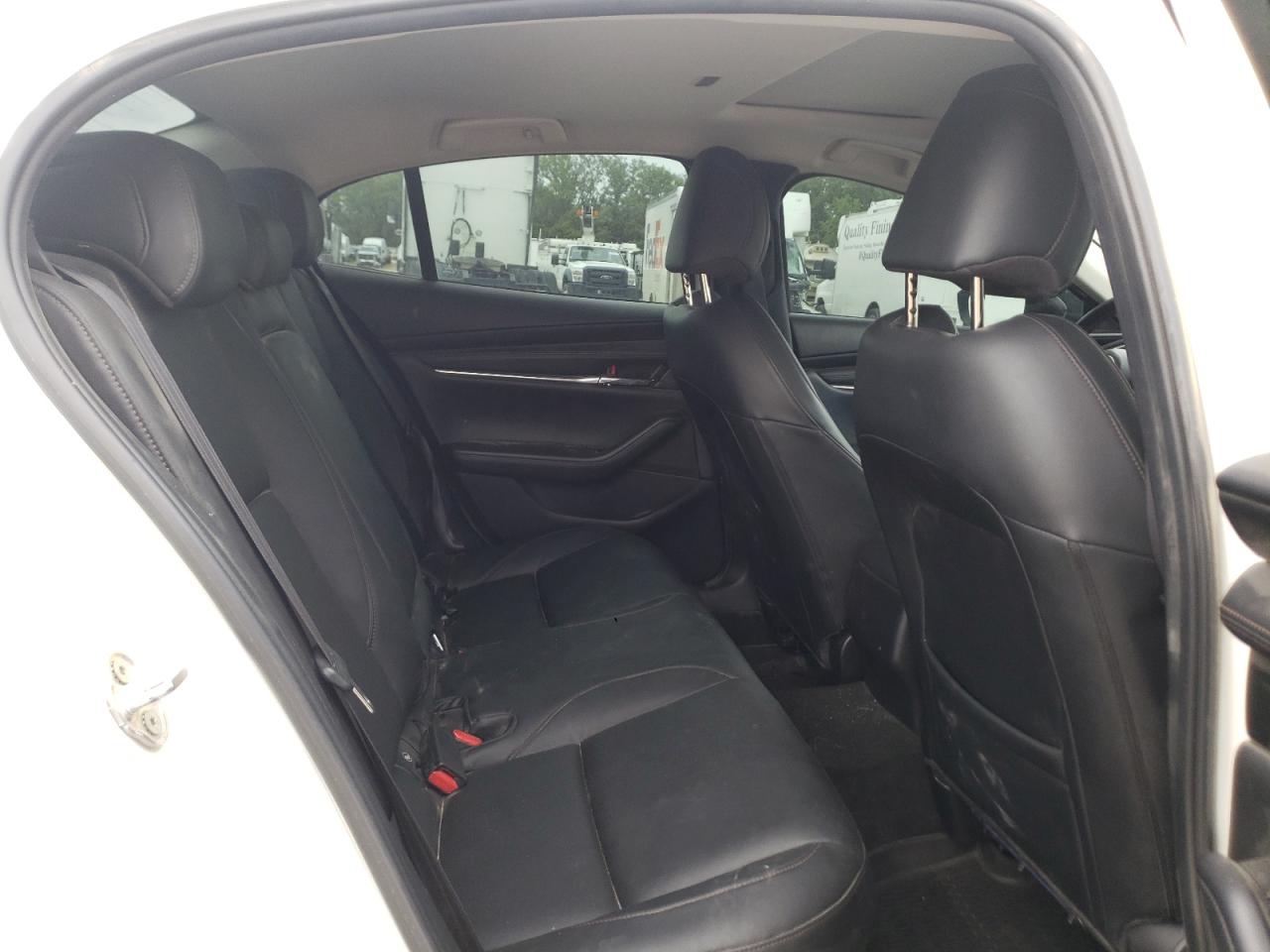 JM1BPBAY6M1333260 2021 Mazda 3