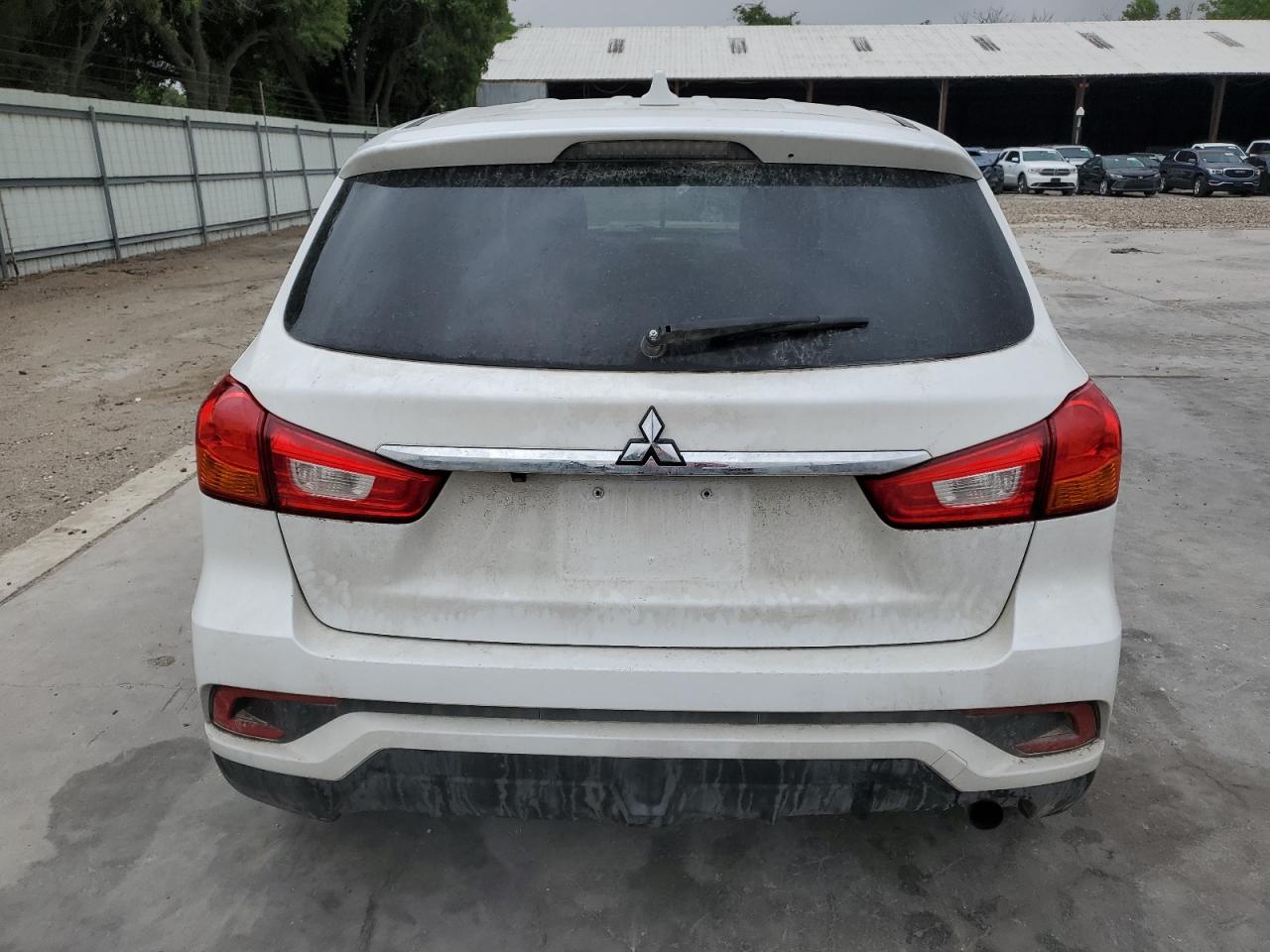 JA4AP3AU6JU022110 2018 Mitsubishi Outlander Sport Es