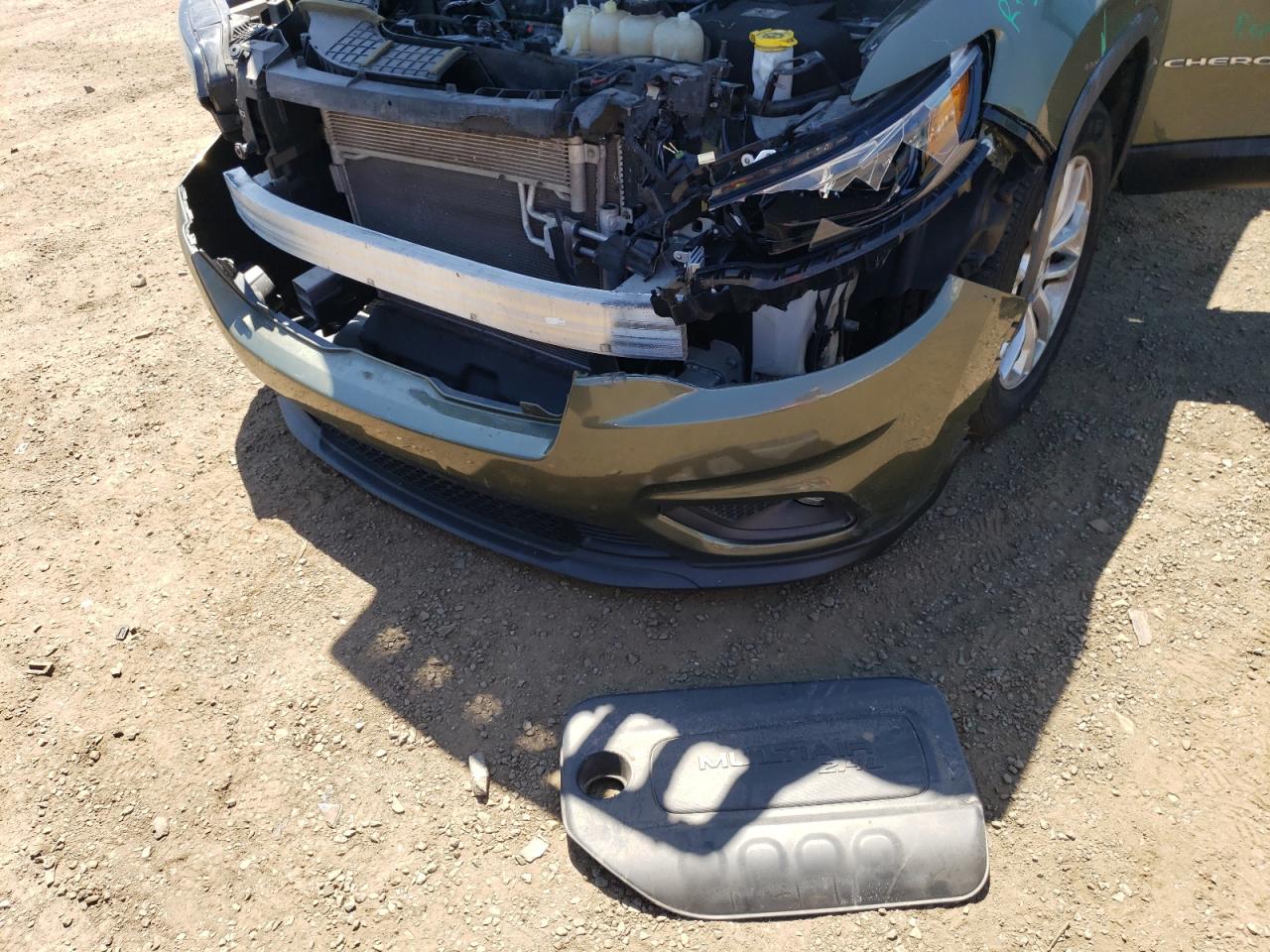 1C4PJLCB3KD284665 2019 Jeep Cherokee Latitude