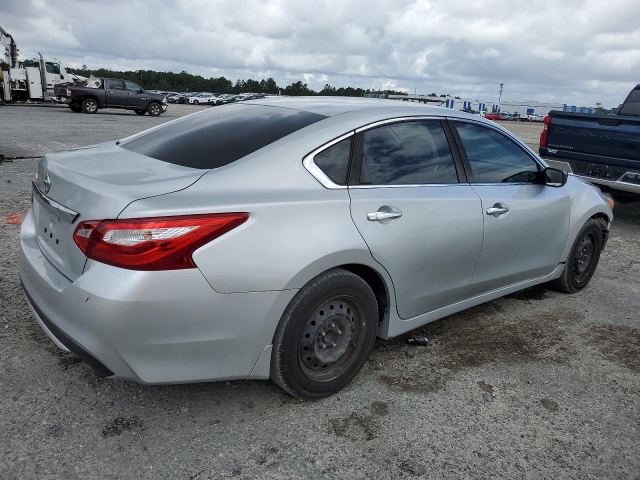 2017 Nissan Altima 2.5 vin: 1N4AL3AP8HC473833