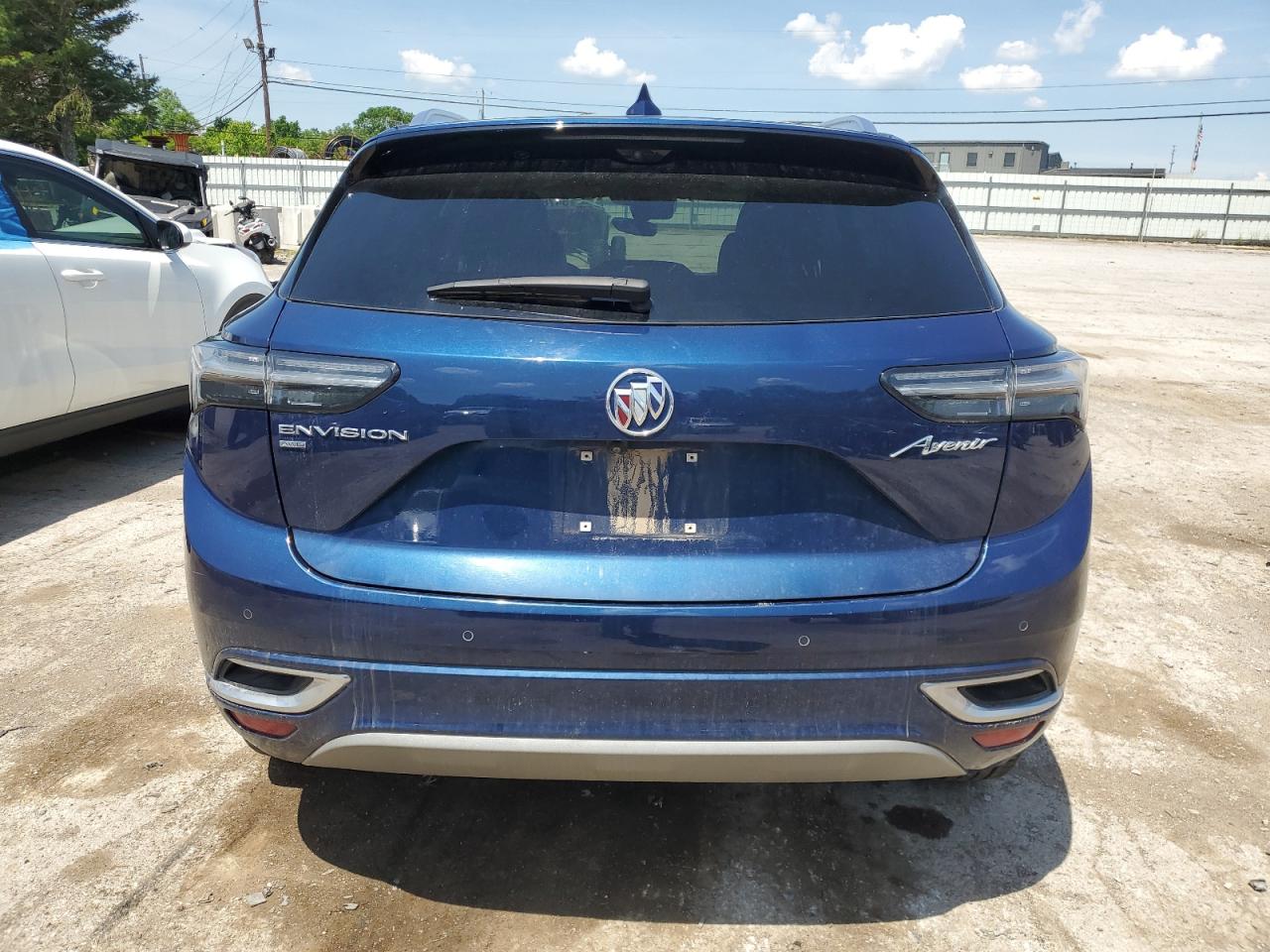 LRBFZSR43ND071371 2022 Buick Envision Avenir