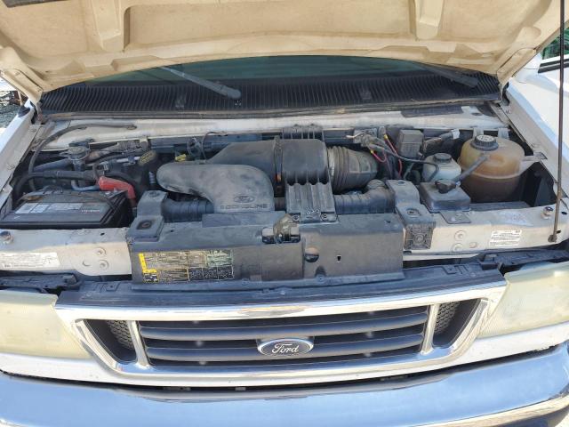 2005 Ford Econoline E450 Super Duty Cutaway Van VIN: 1FDXE45S55HB31981 Lot: 52580144