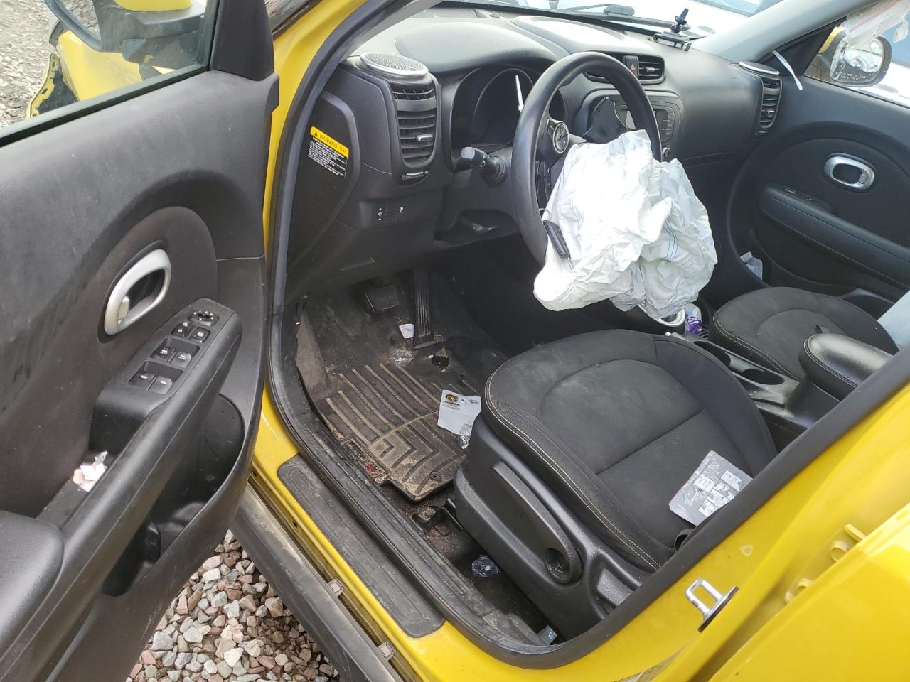 KNDJP3A53F7175077 2015 Kia Soul +