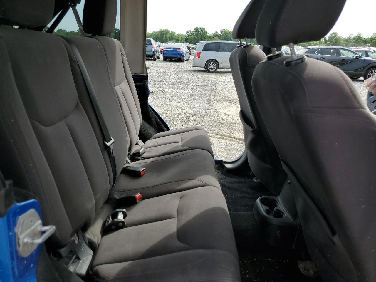 1C4BJWDG1FL518514 2015 Jeep Wrangler Unlimited Sport