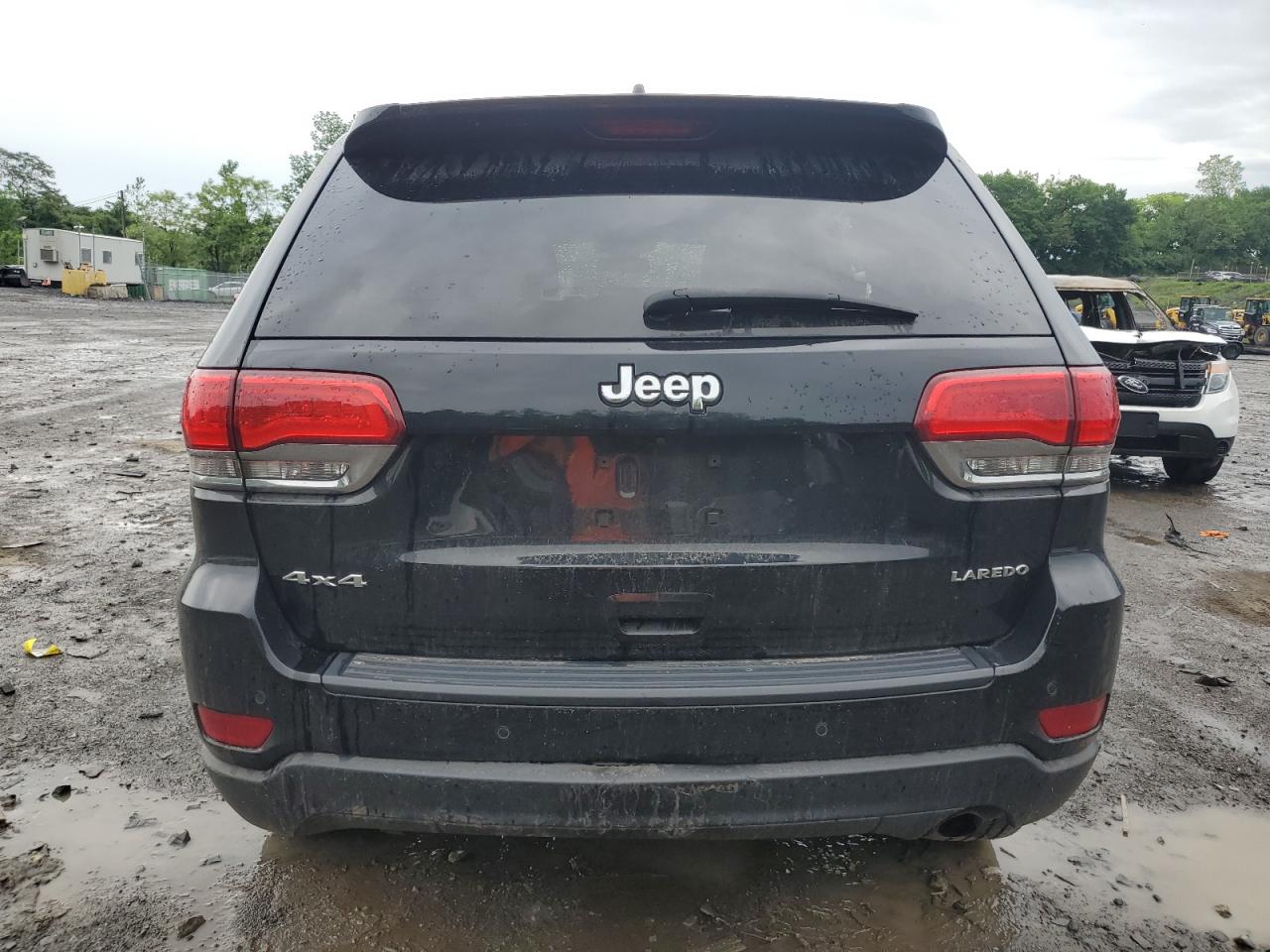 1C4RJFAG2JC458030 2018 Jeep Grand Cherokee Laredo