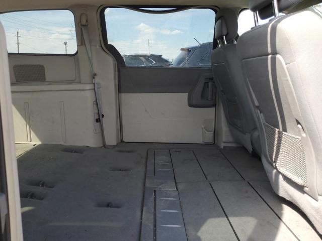 2010 Chrysler Town & Country - Image 11