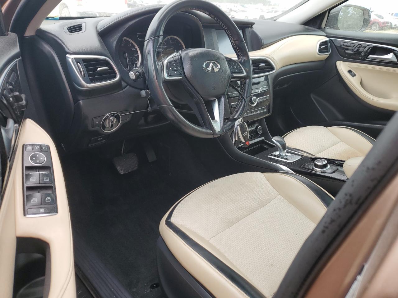 SJKCH5CP8KA009101 2019 Infiniti Qx30 Pure