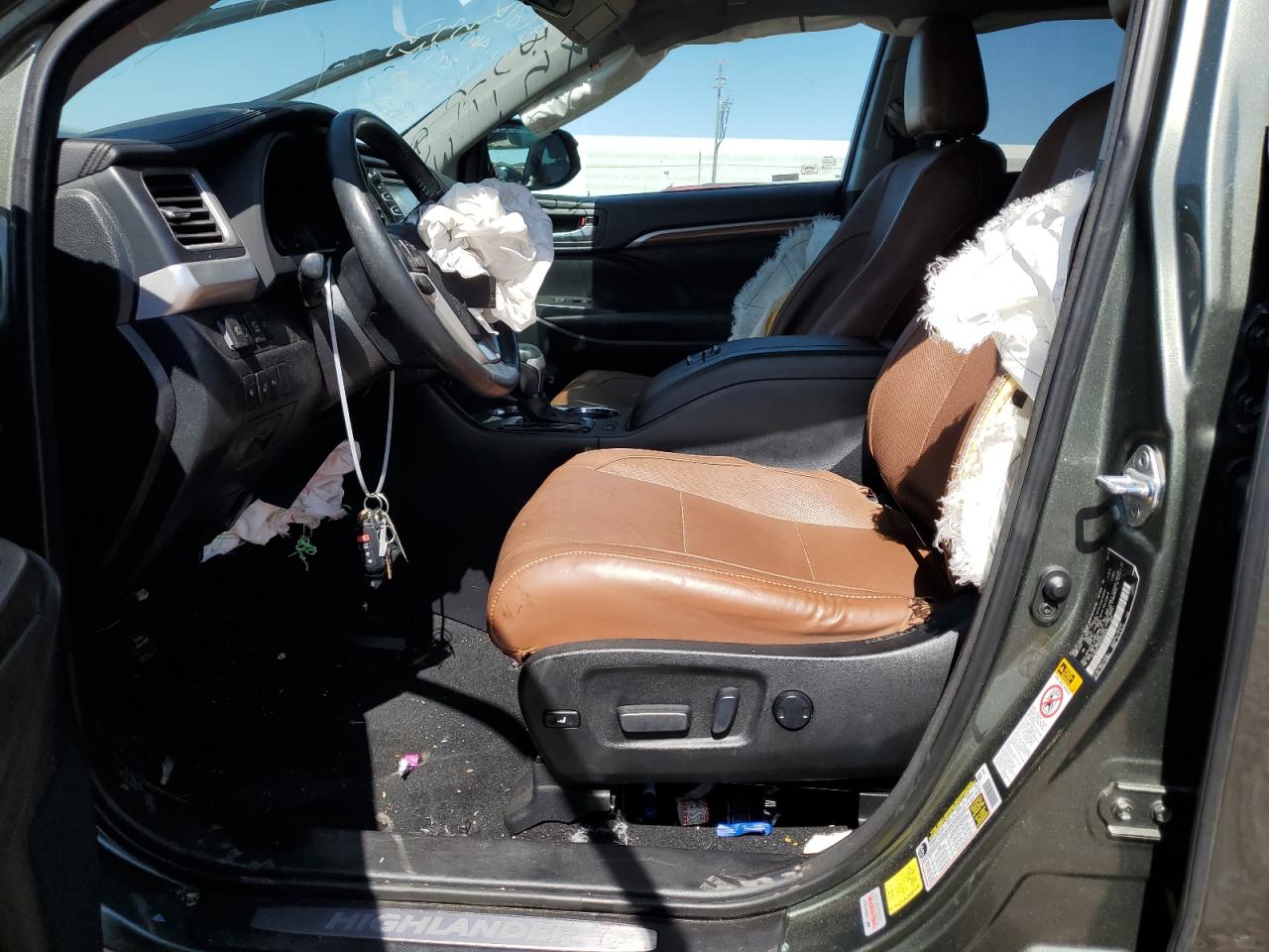 5TDDZRFH4HS460330 2017 Toyota Highlander Limited