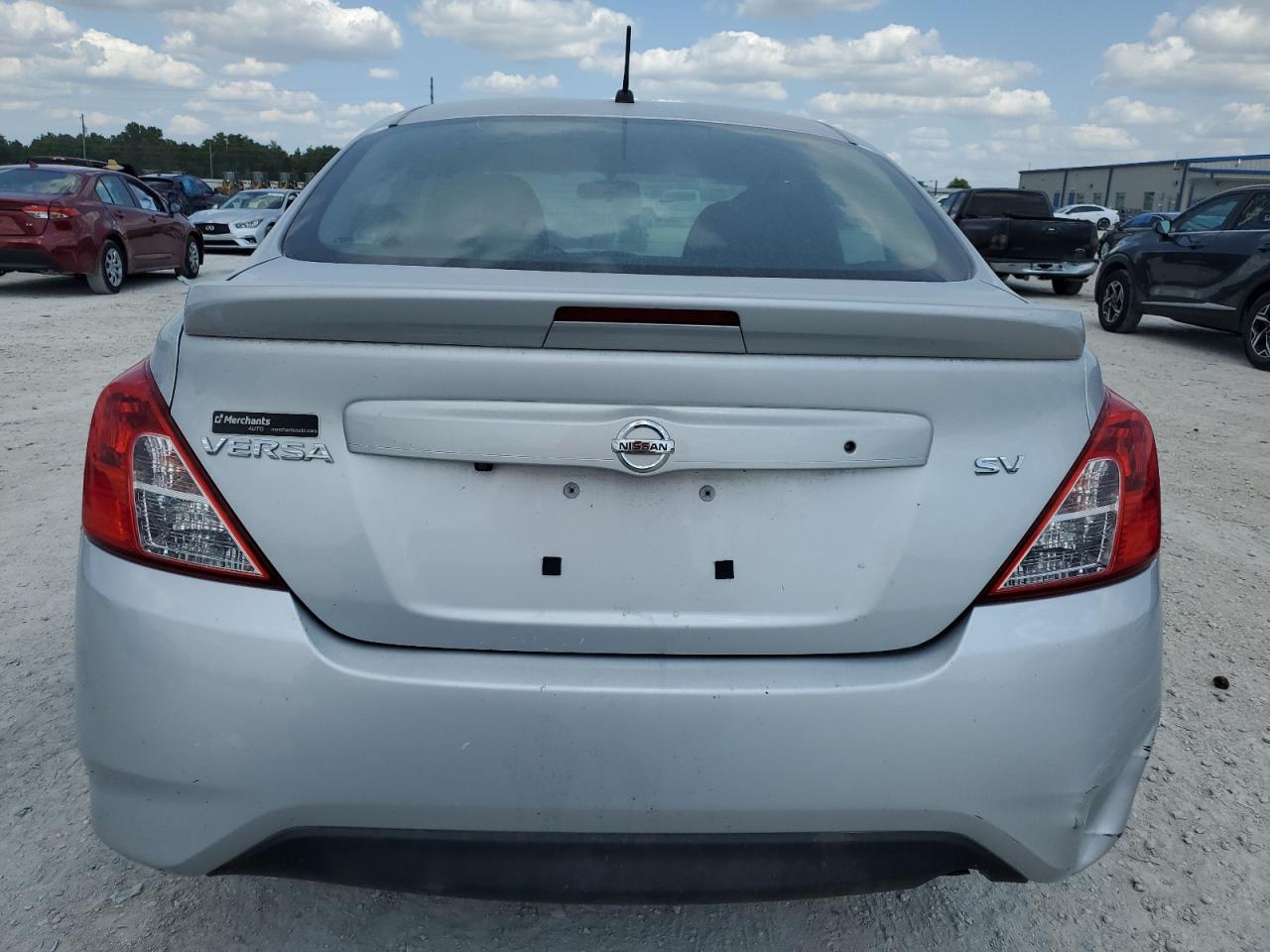 2019 Nissan Versa S vin: 3N1CN7AP8KL872924