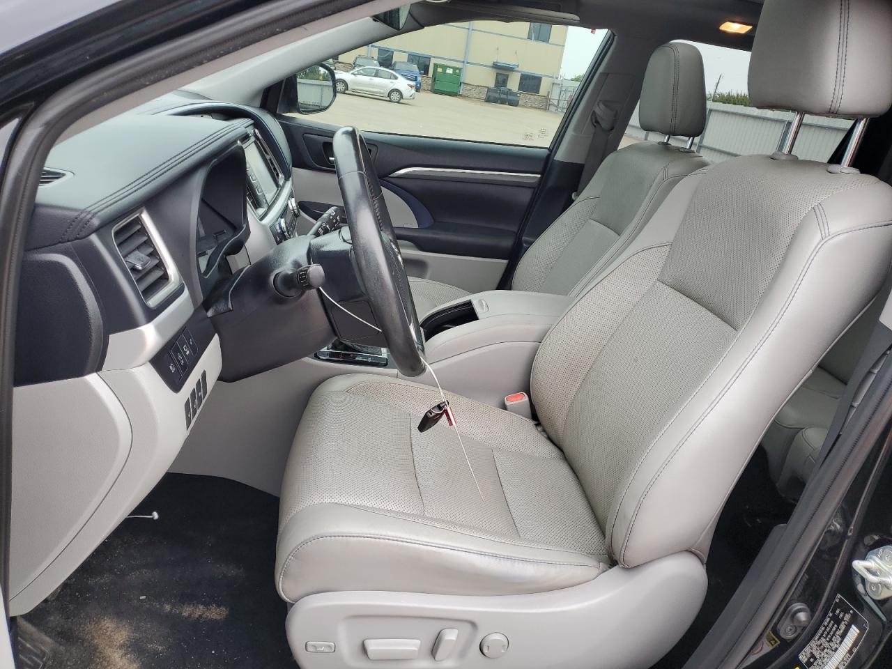 5TDYZRFH5KS334096 2019 Toyota Highlander Limited Platinum