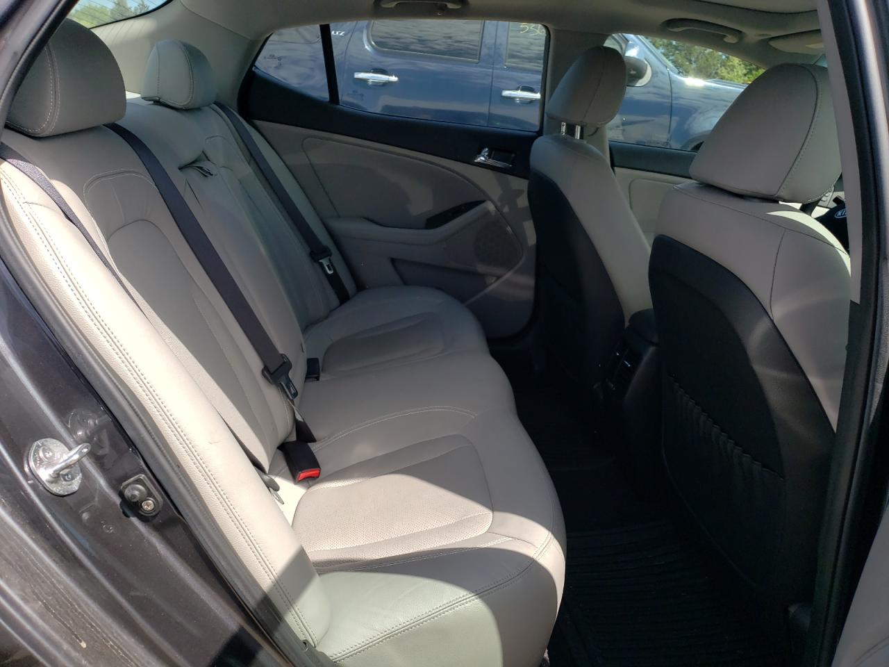 KNAGN4A70B5159929 2011 Kia Optima Ex