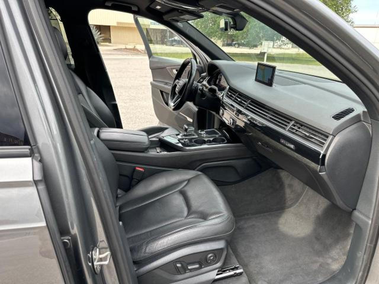 2017 Audi Q7 Prestige vin: WA1VAAF72HD021105