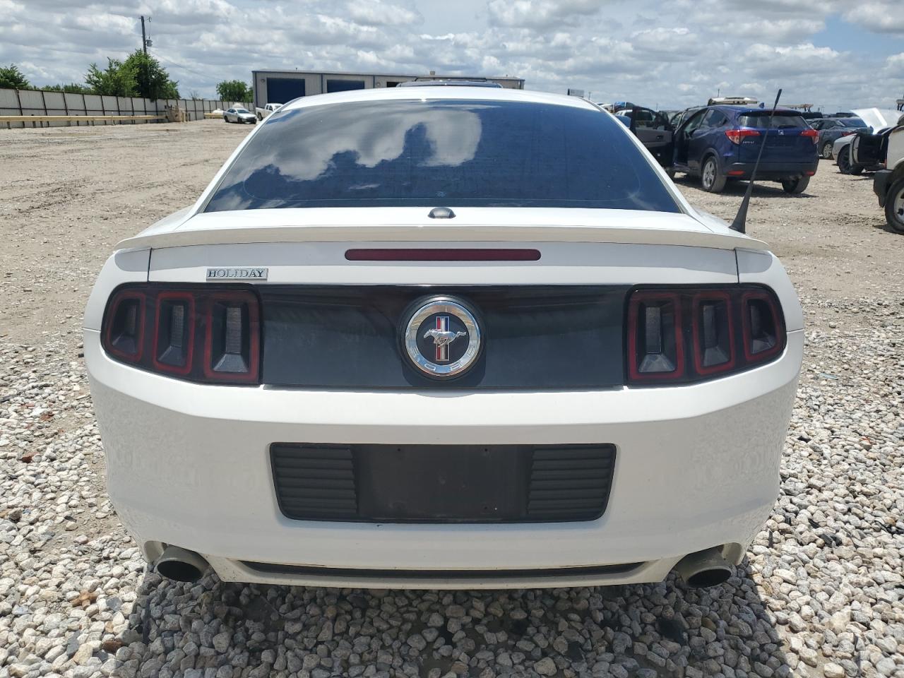 2014 Ford Mustang vin: 1ZVBP8AM8E5240389