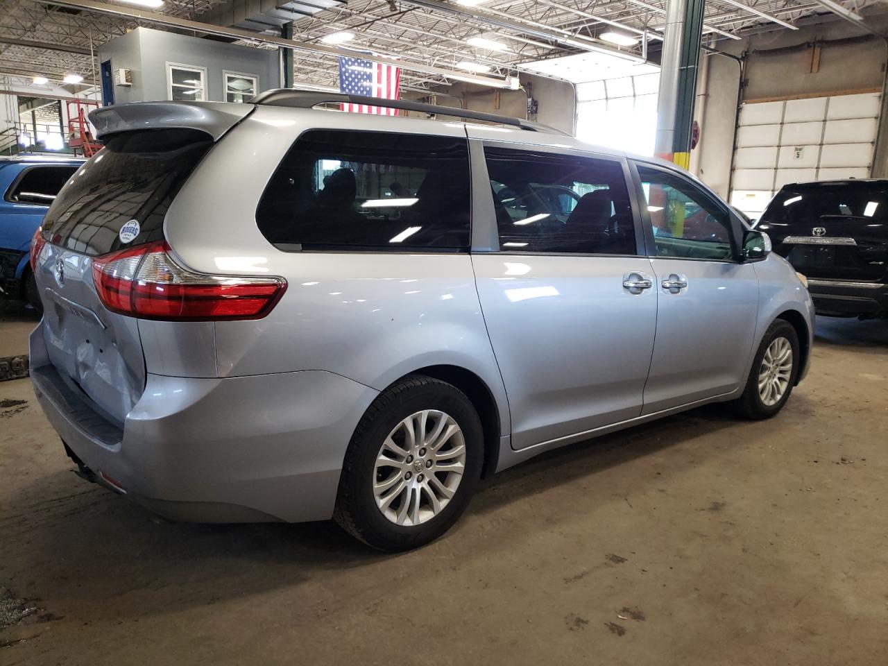 5TDYK3DC4FS559320 2015 Toyota Sienna Xle