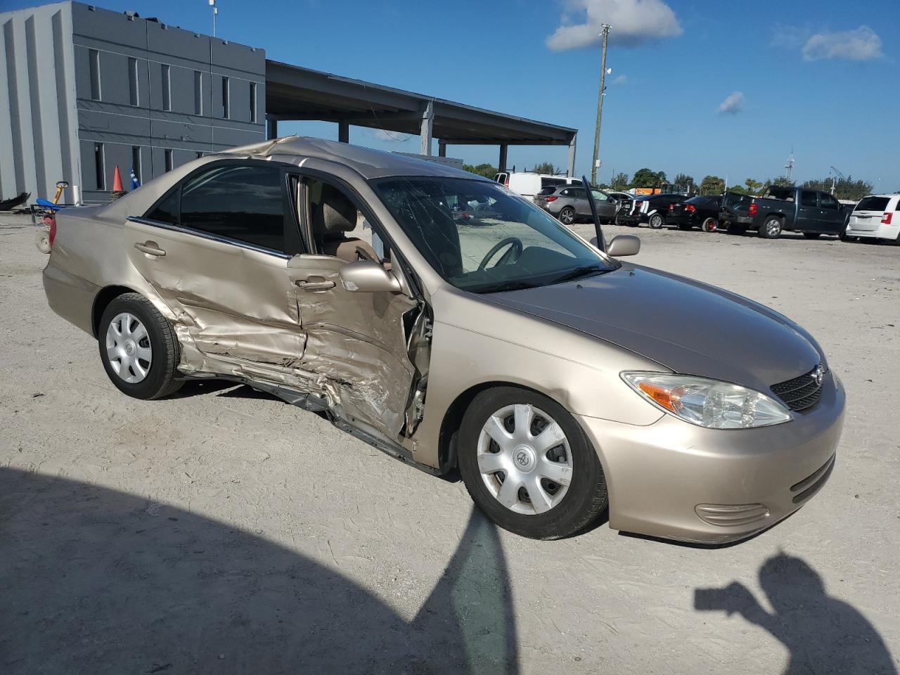 4T1BE32K94U856448 2004 Toyota Camry Le