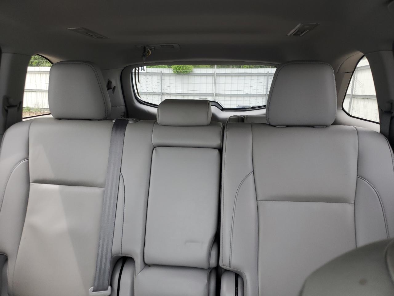 5TDJZRFH1KS584484 2019 Toyota Highlander Se