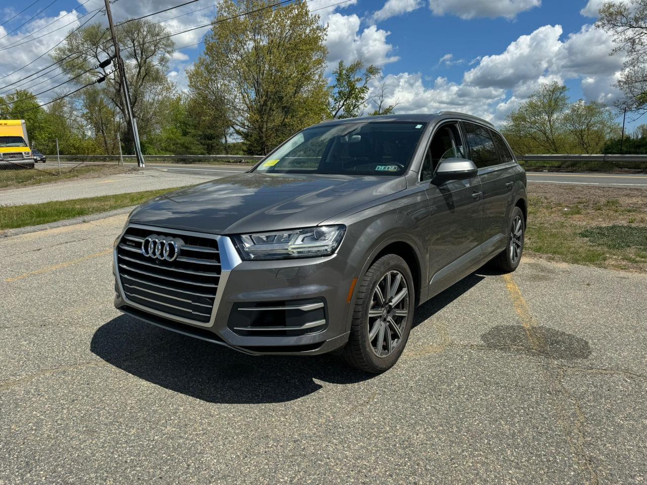 WA1VAAF78HD002543 2017 Audi Q7 Prestige