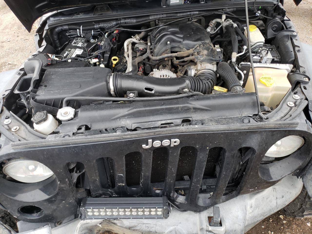 1C4BJWDG8GL270635 2016 Jeep Wrangler Unlimited Sport