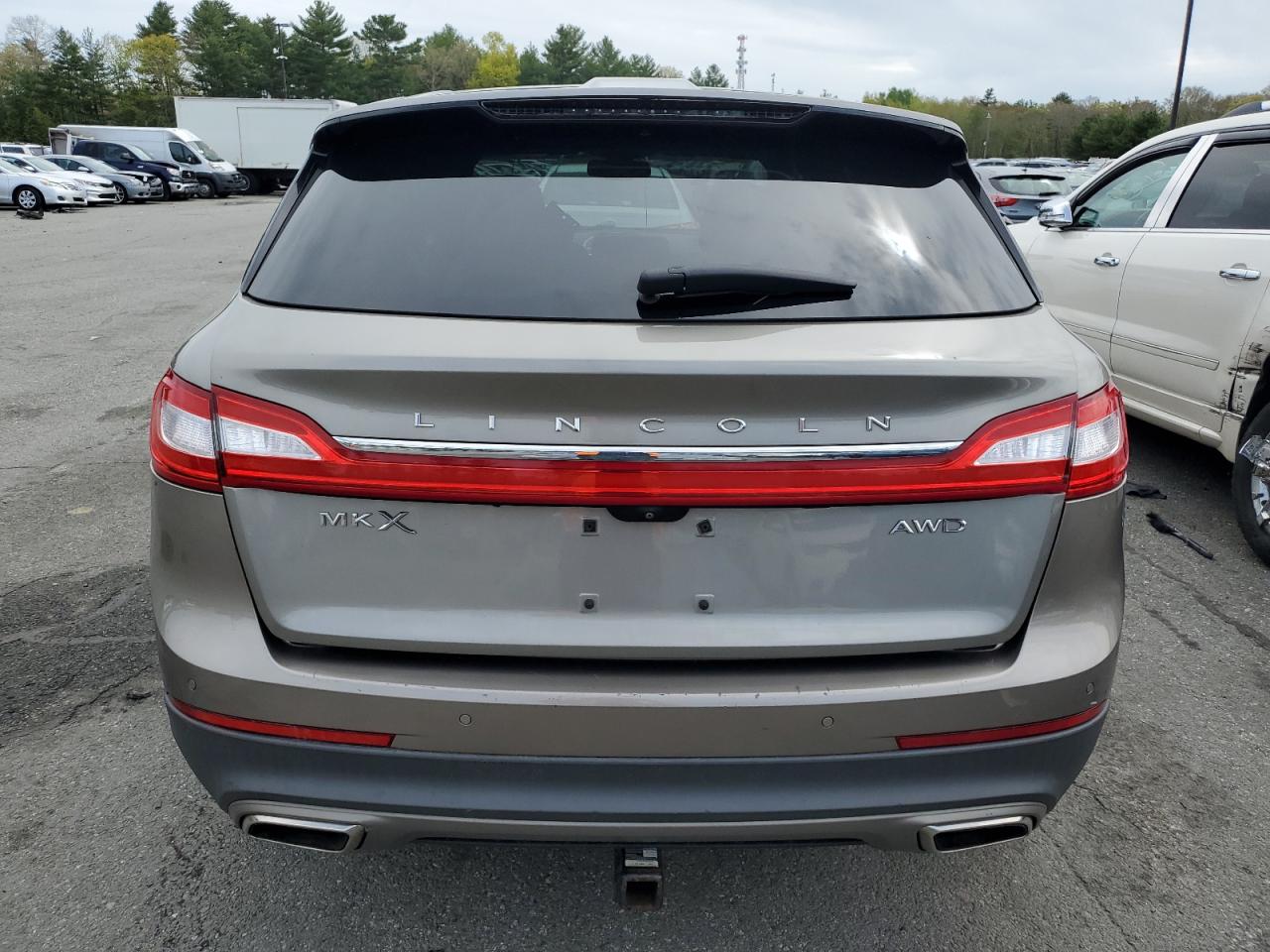 2LMTJ8LR4GBL57791 2016 Lincoln Mkx Reserve