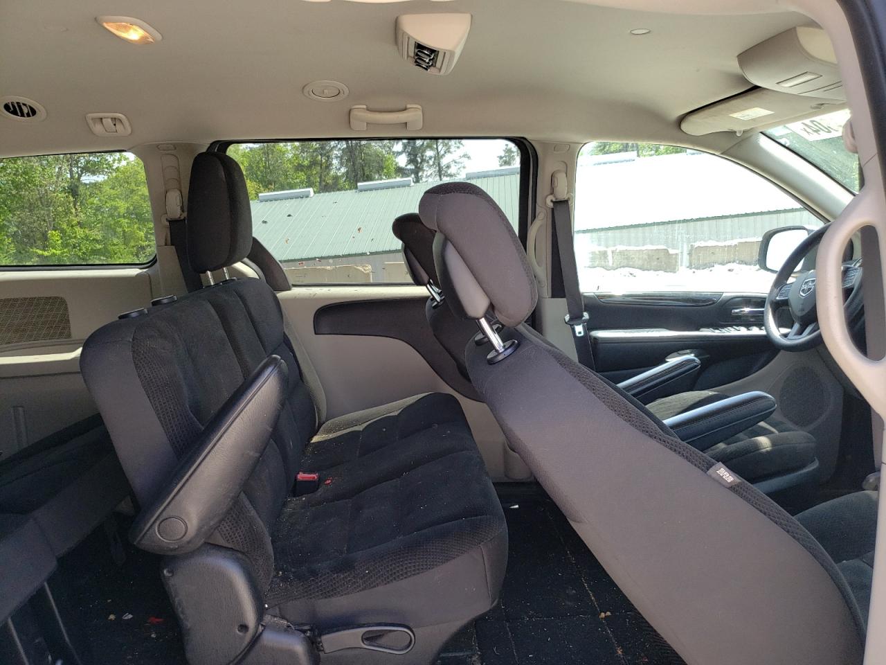 2C4RDGBGXJR304877 2018 Dodge Grand Caravan Se