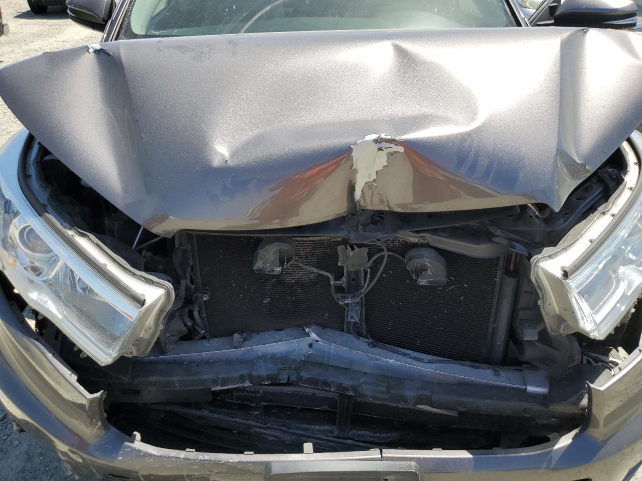 5TDJKRFH5GS353373 2016 Toyota Highlander Xle