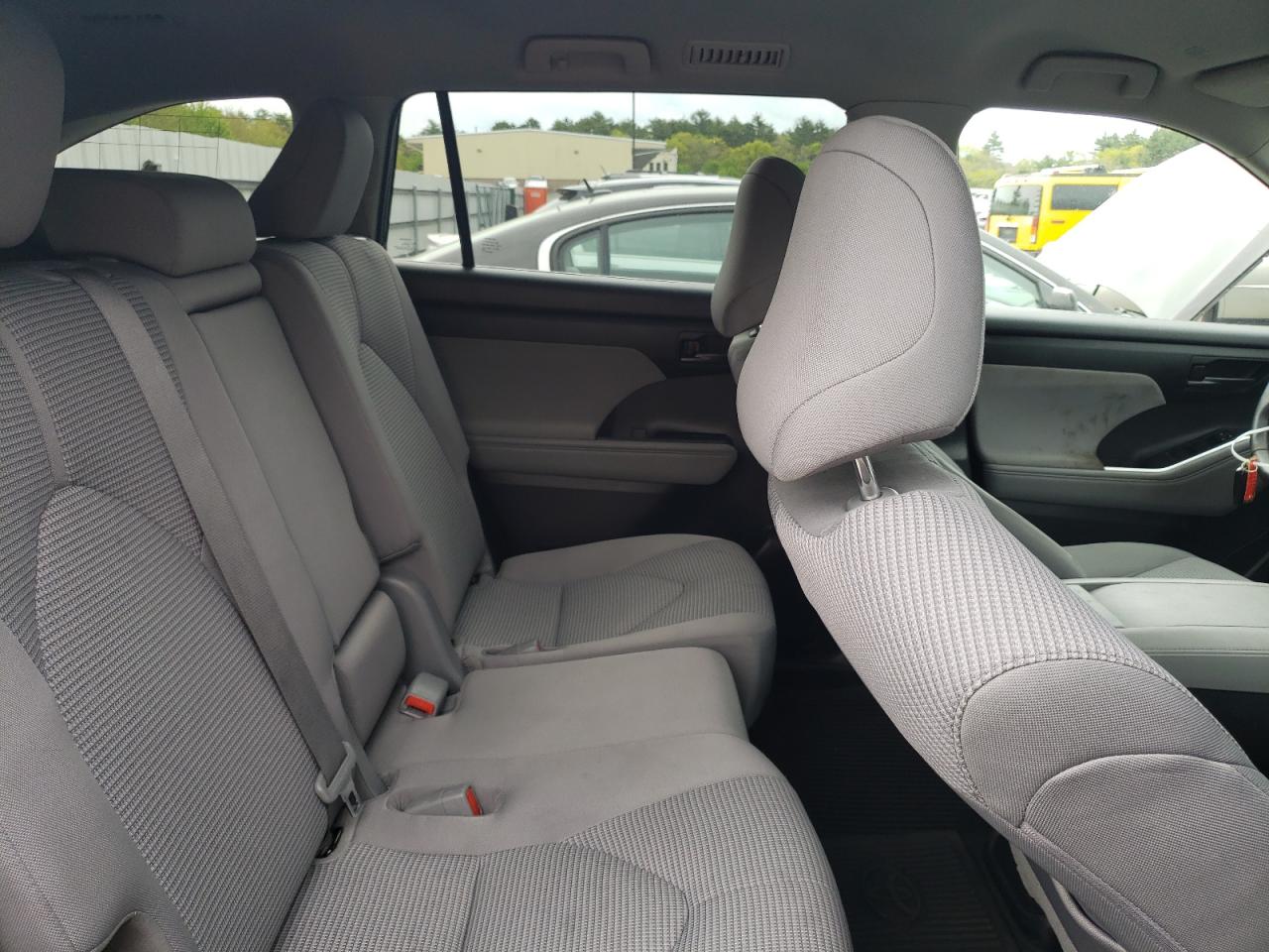 5TDBBRCH2NS559661 2022 Toyota Highlander Hybrid Le