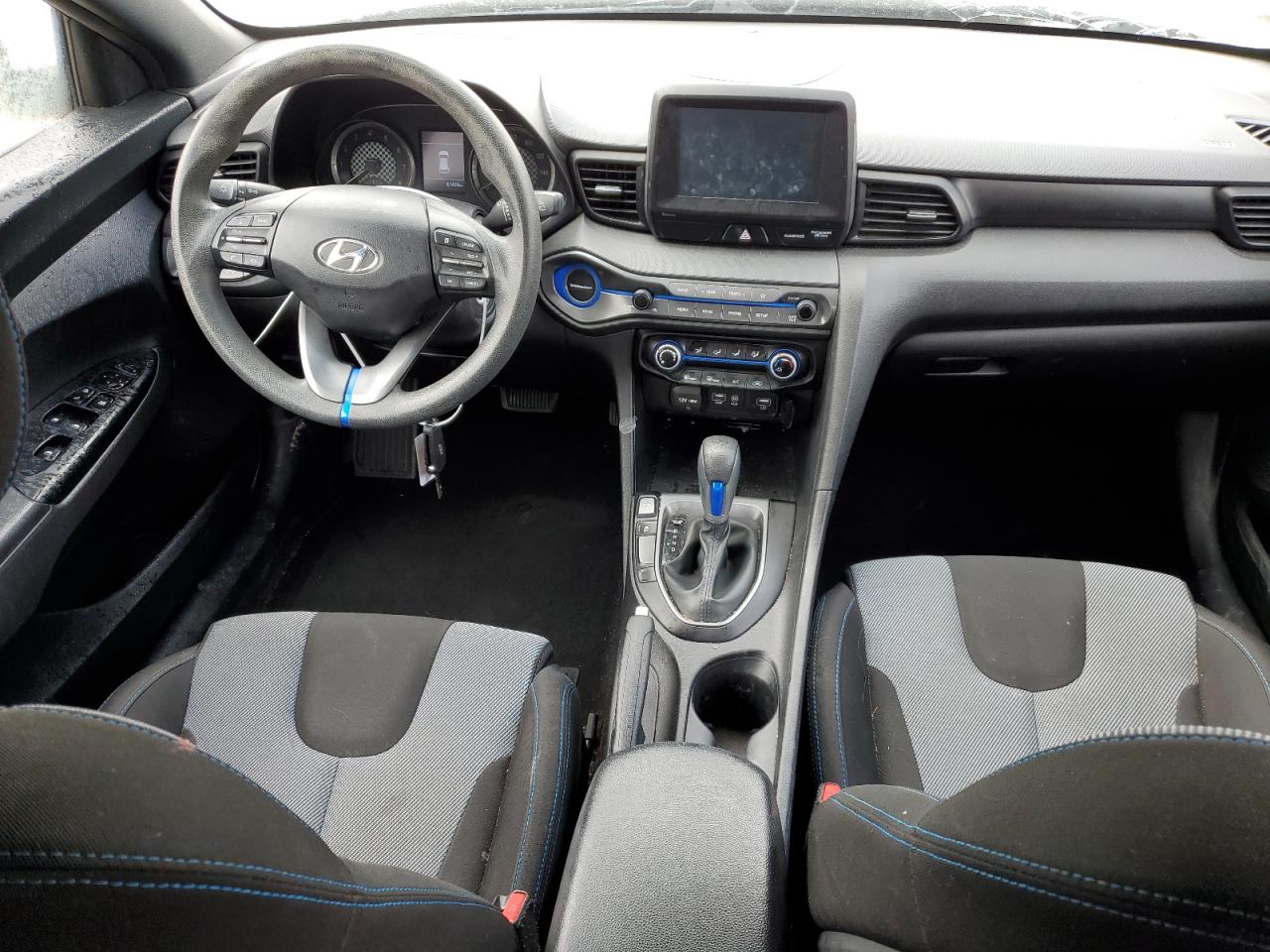 KMHTG6AF1KU013779 2019 Hyundai Veloster Base