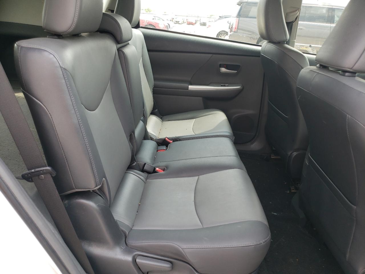 JTDZN3EU6D3250935 2013 Toyota Prius V