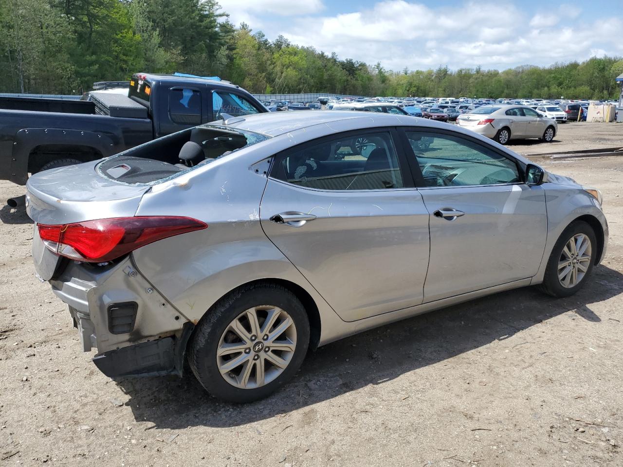 5NPDH4AE1FH615308 2015 Hyundai Elantra Se