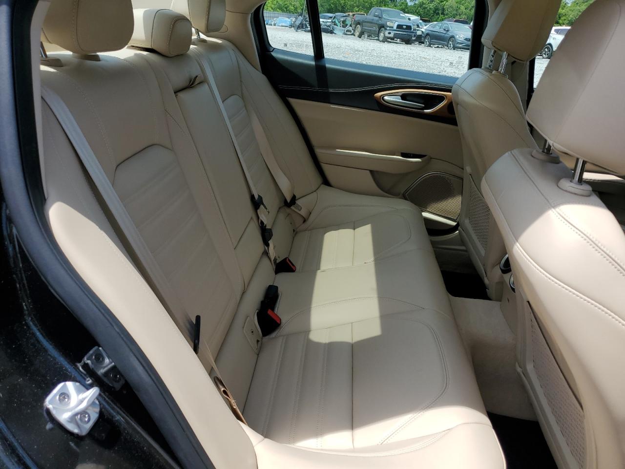 ZARFAECN6J7573401 2018 Alfa Romeo Giulia Ti