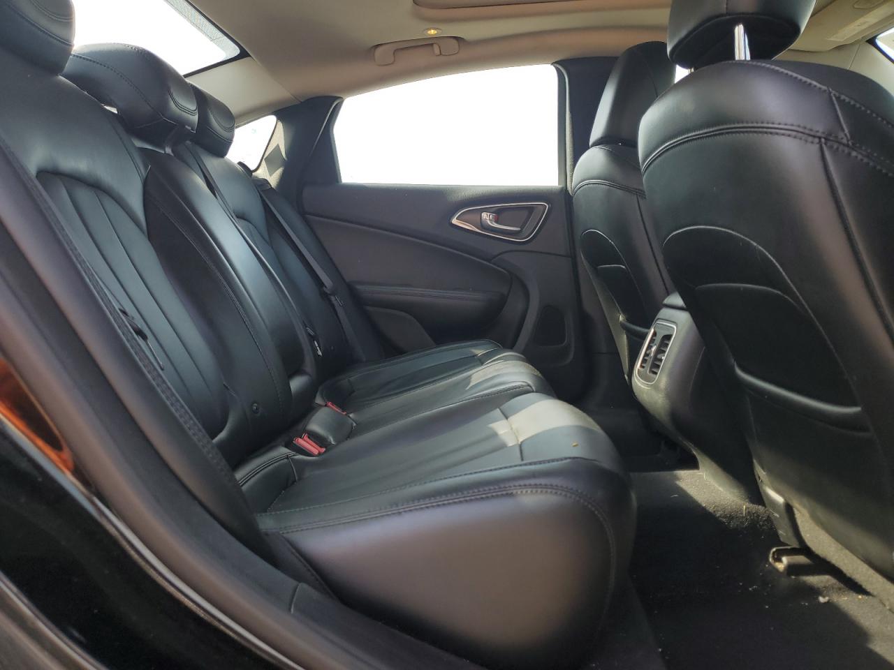 1C3CCCEG7FN736493 2015 Chrysler 200 C