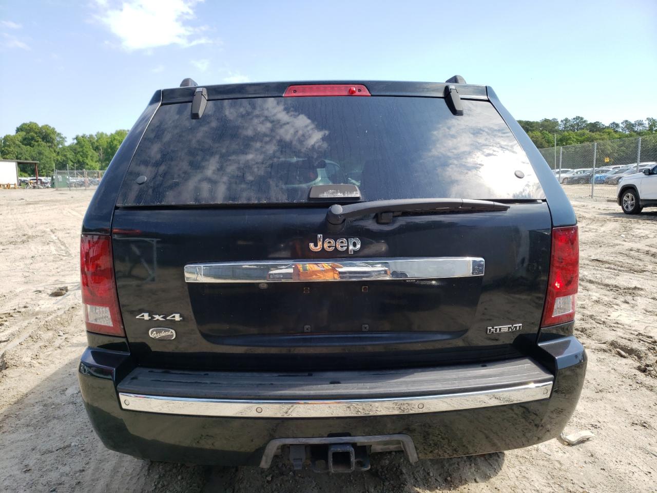 1J8HR68288C220569 2008 Jeep Grand Cherokee Overland