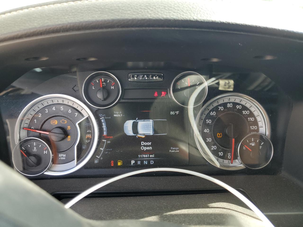 1C6RR7MT3ES479513 2014 Ram 1500 Sport