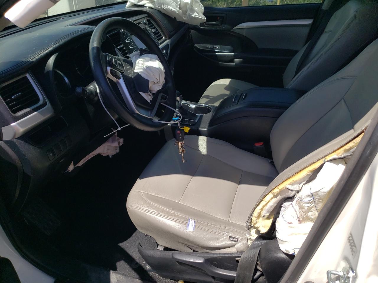 5TDZARFH6GS019407 2016 Toyota Highlander Le