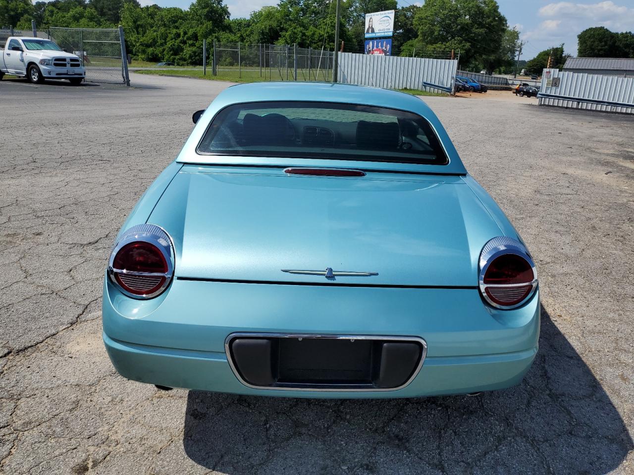 1FAHP60A12Y126078 2002 Ford Thunderbird