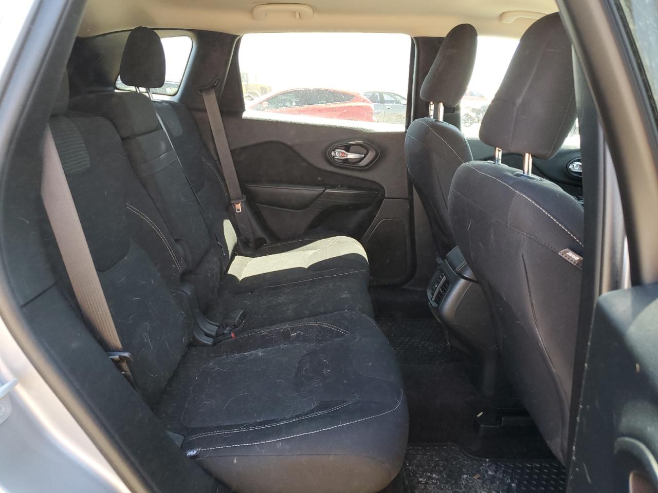 1C4PJLCSXGW238083 2016 Jeep Cherokee Latitude