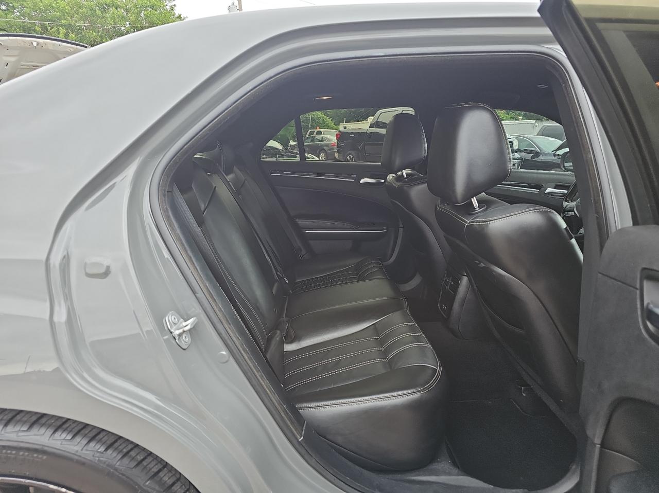 2C3CCABG4KH559851 2019 Chrysler 300 S