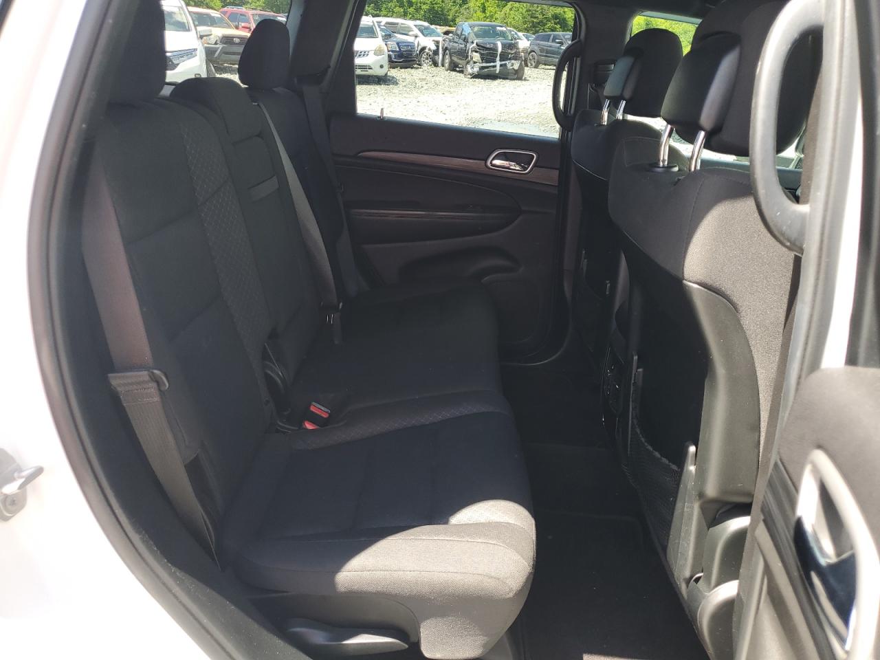 1C4RJEAGXKC530460 2019 Jeep Grand Cherokee Laredo