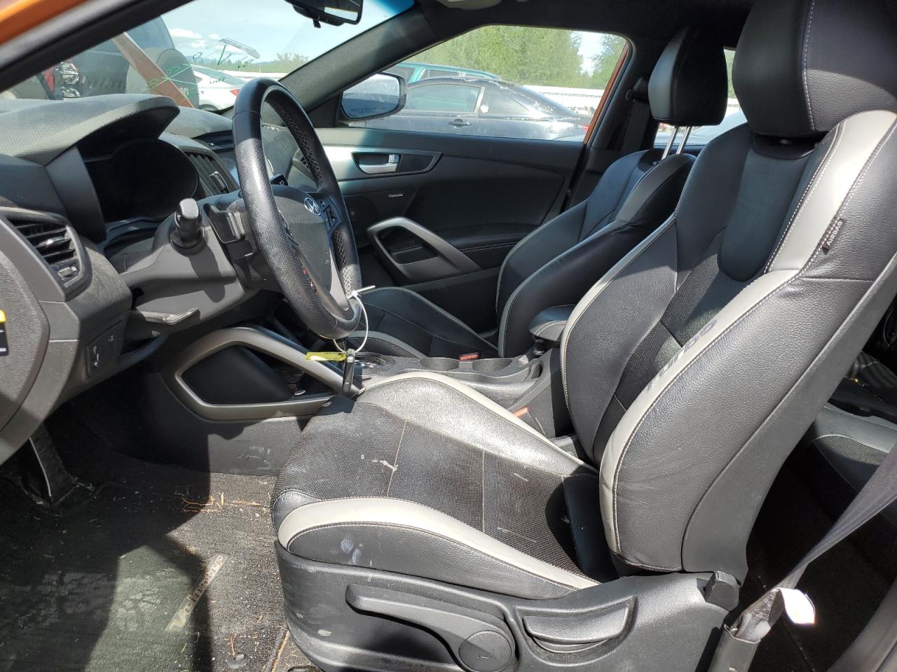 KMHTC6AE7GU303129 2016 Hyundai Veloster Turbo