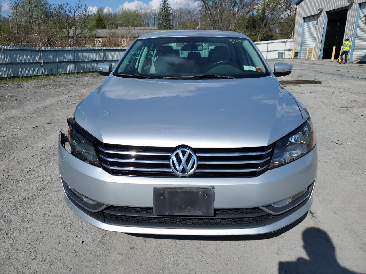 2015 Volkswagen Passat S vin: 1VWAT7A38FC120825